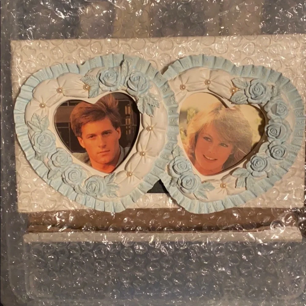 Victorian Blue and white double heart frame